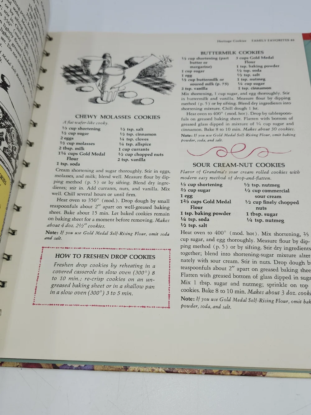 Vintage Cookie Recipes Betty Crocker Cooky Book - Bright Red Cookie Cover
